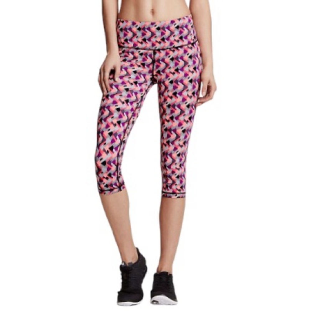 Victoria’s Secret VSX Sport Knockout Crop geometric Pink Purple Sz S leggings